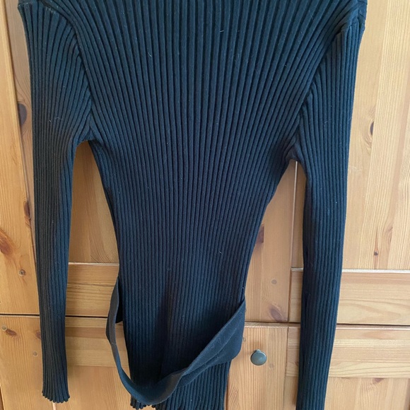 Black Kenar sweater with attached belt size Large - Picture 2 of 7